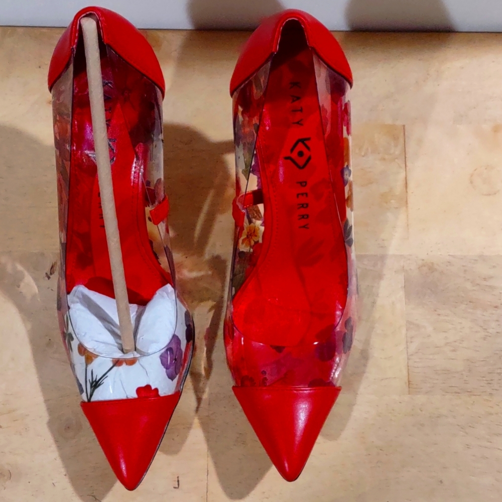 Red Pumps